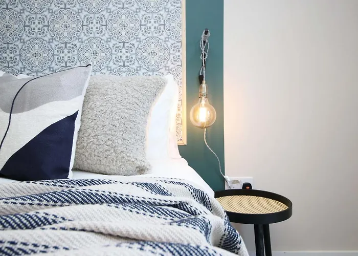Stylish Modern Retreat Overlooking Poole Quay
