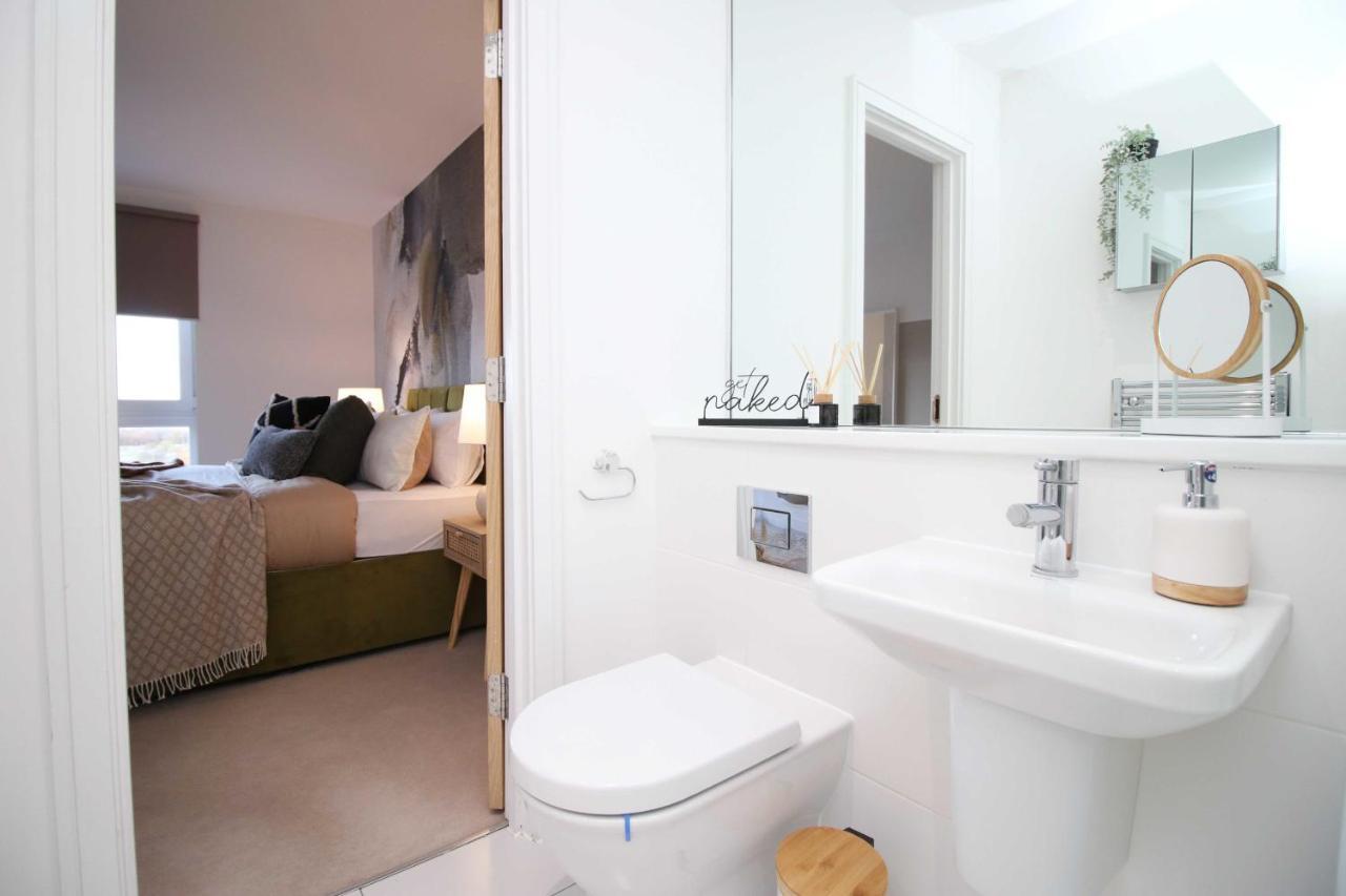 Stylish Modern Retreat Overlooking Quay Poole