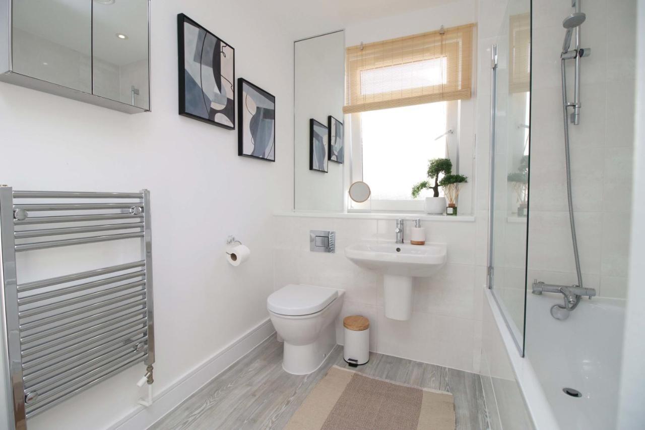 Stylish Modern Retreat Overlooking Quay Apartment Poole